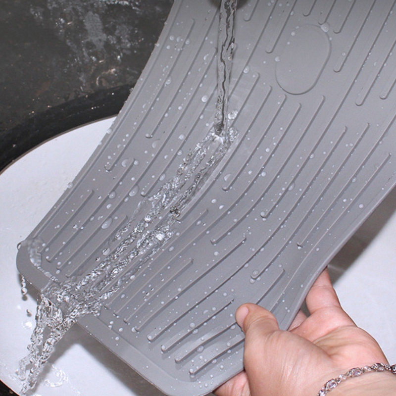 ปุ่มสี่เหลี่ยมสำหรับยึดแผ่นระบายน้ำ