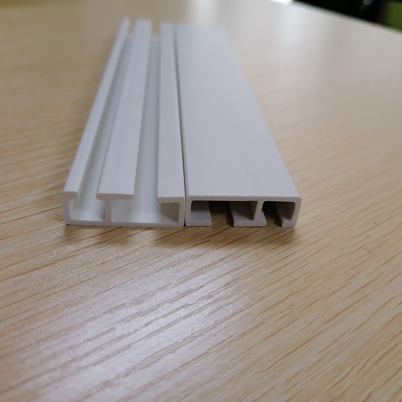 ออกแบบและทำเองรายละเอียดร่องน้ำพีวีซีแข็งรูปตัว E สำหรับส่วนบานเลื่อนม่าน