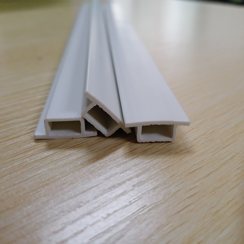 วัสดุก่อสร้างพิเศษแถบพีวีซีพีวีซีกลวงแถบรีดพลาสติก