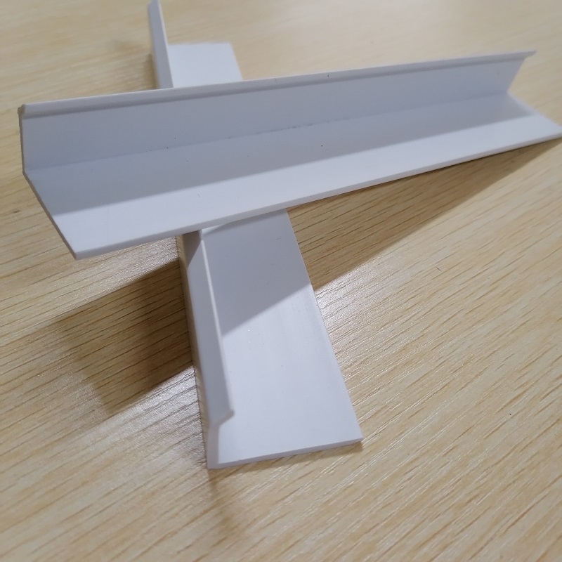 พีวีซีพลาสติก L ช่องเหล็กโปรไฟล์พีวีซีป้องกันส่วนการตัดแต่งมุมขอบ