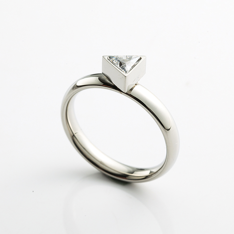 แหวนสแตนเลสผู้หญิงแหวนทอง \/ โรสโกลด์ \/ เงินแหวนหิน CZ