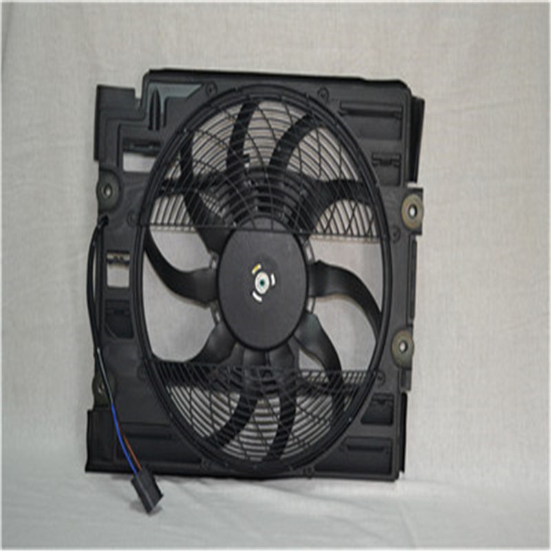 หม้อน้ำรถยนต์พัดลมระบายความร้อน Assy สำหรับ BWM E39