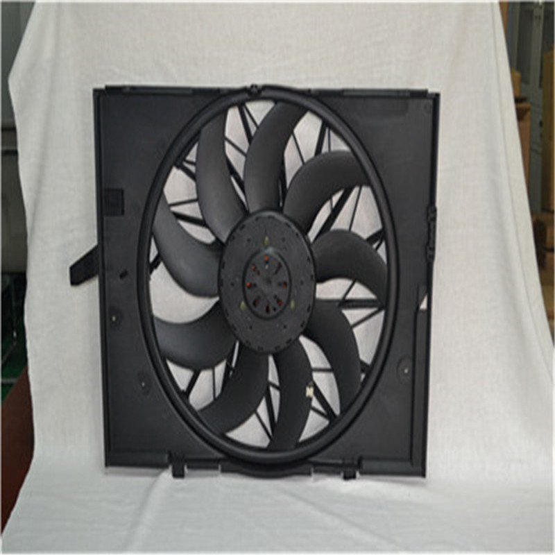 พัดลมหม้อน้ำสำหรับ BMW E60 OEM # 17427543282