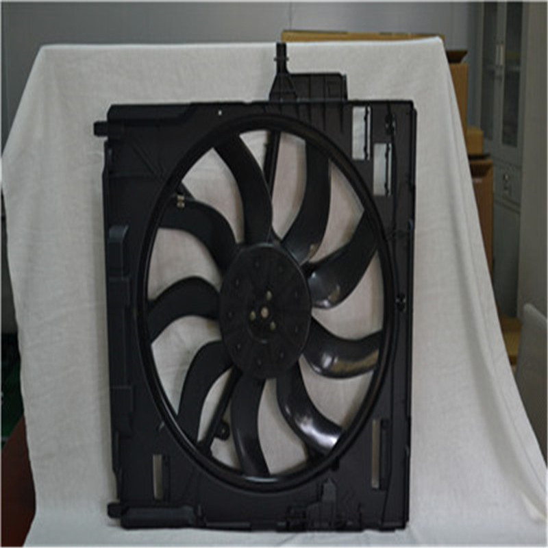 หม้อน้ำพัดลมระบายความร้อนสำหรับ BMW E70E71 OEM 17428618242 17437616104