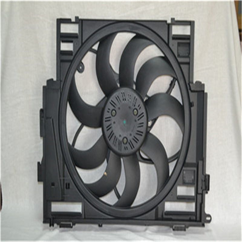 พัดลมหม้อน้ำระบบระบายความร้อน 17418642161 สำหรับ BMW F18 F10 F07