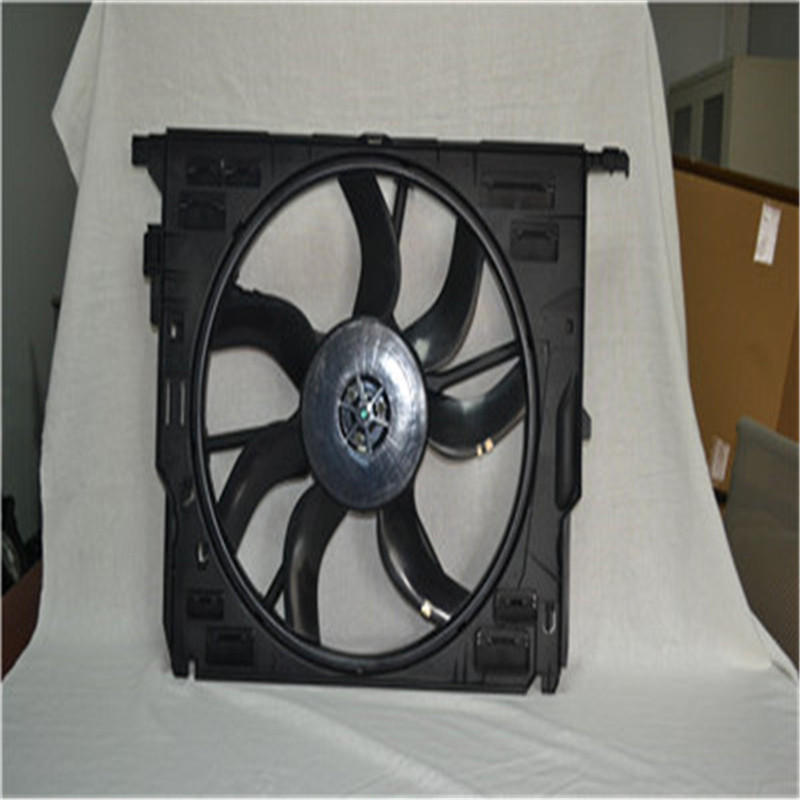 พัดลมหม้อน้ำสำหรับ BMW F18 F10 F07 OEM 17428509741