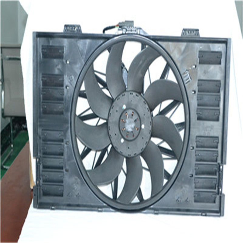 พัดลมระบายความร้อนหม้อน้ำไฟฟ้า 97010606106 สำหรับ Porsche Panamera