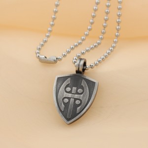 ขายส่งสแตนเลสสตีลต่อต้านจี้สีดำสร้อยคออิตาลี