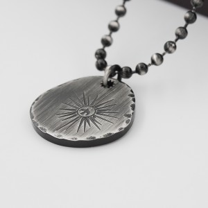 สร้อยคอสีดำโบราณจี้ดาวส่องแสงสร้อยคอกลมสแตนเลส