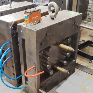 ผู้ผลิตจีนแม่พิมพ์ฉีดมืออาชีพที่กำหนดเองทำแม่พิมพ์พลาสติกที่มีความแม่นยำ