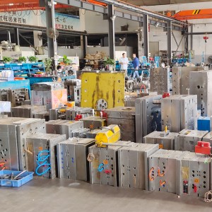 ขนาดที่กำหนดเองการผลิตความเร็วสูงเหล็กชิ้นส่วนยานยนต์การฉีดพลาสติก