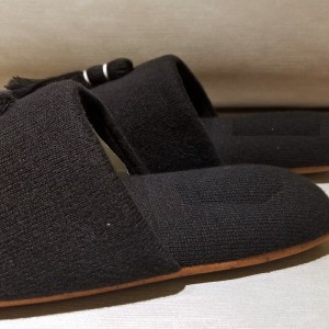 รองเท้าแตะพู่สเวตเตอร์