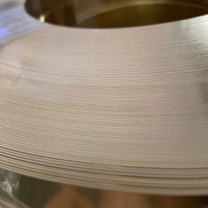 แถบทองเหลือง