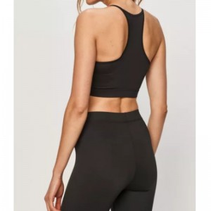 ชุดกีฬาแน่นพอดี