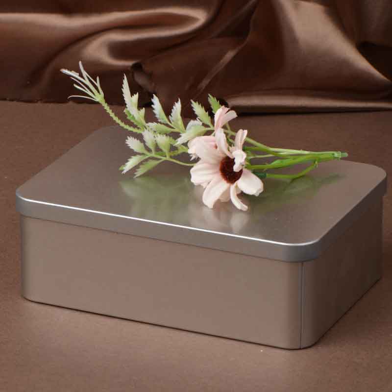 สี่เหลี่ยม Frosted Tinplate Saffron ของขวัญกล่องโลหะ 159 * 110 * 53mm