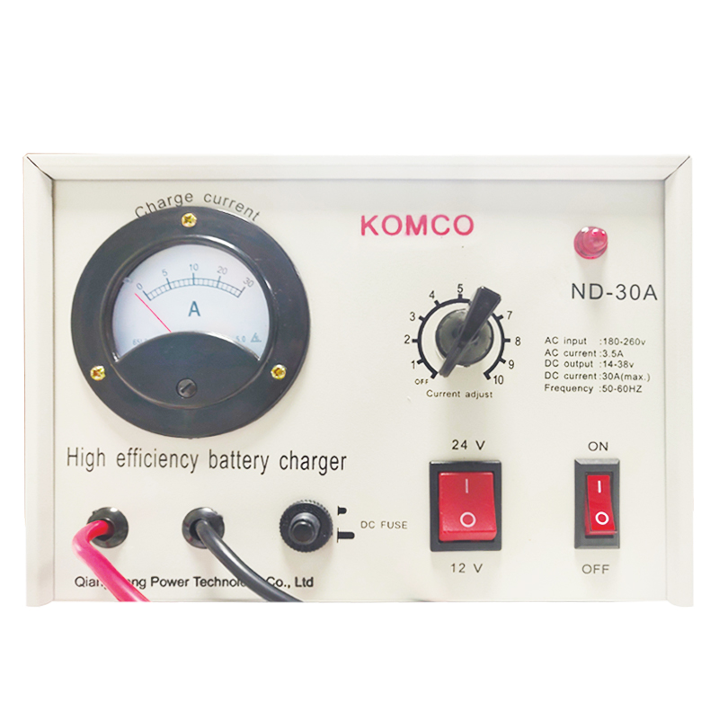 Komco AGM เริ่มต้นขึ้นและหยุดรถยนต์ที่ชาร์จทองแดงบริสุทธิ์ 12V24V ชาร์จแบตเตอรี่อัจฉริยะที่มีกำลังสูง