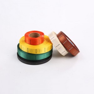 เปิดตัวป้ายกำกับเสื้อผ้าที่หรูหรา