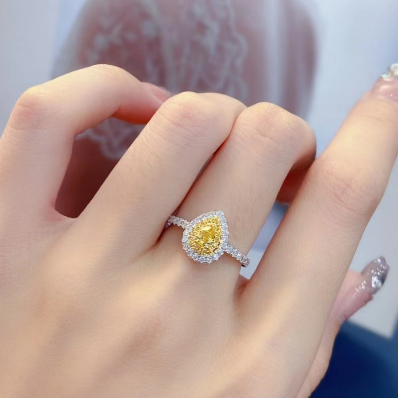 18K Solid Gold 0.65ct น้ำหยดสีเหลืองเพชรหิน 1.9 กรัมแหวนหมั้นสำหรับสาว