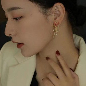 การออกแบบใหม่ Sapphire Tassel 18K Gold Earring ของขวัญสำหรับสาว