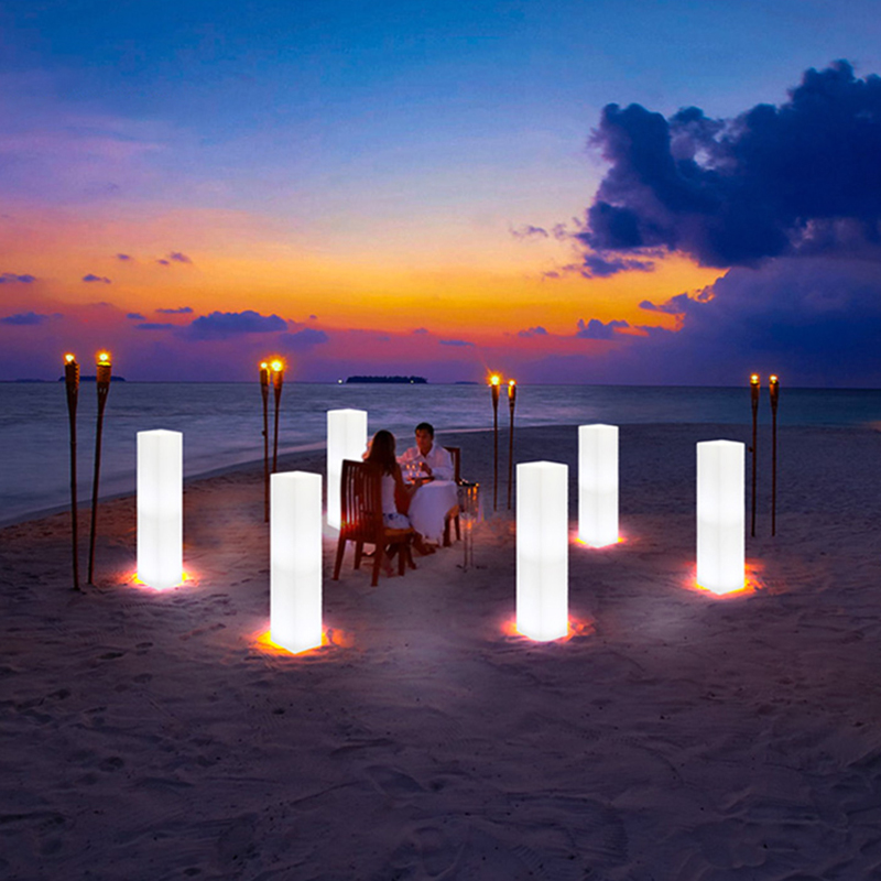 งานเทศกาลแสงกันน้ำกลางแจ้งงานแต่งงานงานแต่งงาน LED โคมไฟพื้นตกแต่งสีรุ้งโคมไฟสแควร์คอลัมน์
