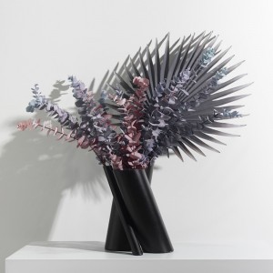 แจกันเอียงสีดำ