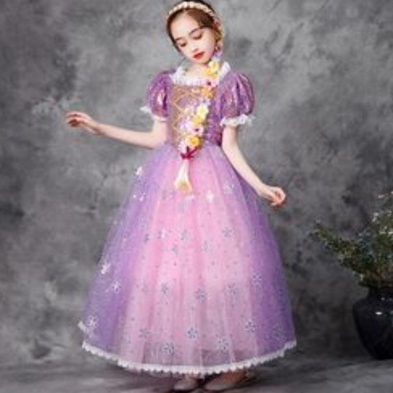 ชุดสาวชุดลูกไม้เลียน