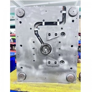 แม่พิมพ์ฉีดพลาสติก