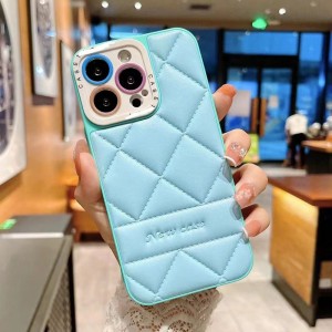 เหมาะสำหรับ iPhone13Promax เบาะอากาศกลิ่นหอมขนาดเล็ก 14 Lambskin Plaid Patch Leather Phone Case 12 เคสป้องกัน