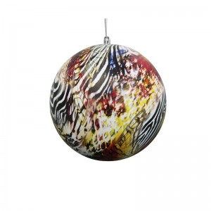 ลูกบอลคริสต์มาสสำหรับบรรยากาศคริสต์มาสของลูกบอล