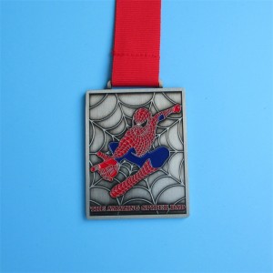 เหรียญที่กำหนดเองออกแบบตัวการ์ตูนอักขระ 3 มิติเงาเคลือบฟันโลหะสำหรับขาย