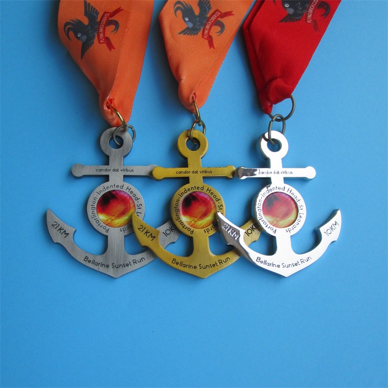 รางวัลเหรียญรางวัล Ribbon Blank Gold Silver Bronze Holiday Run Medals Metal Metal Metal Medal