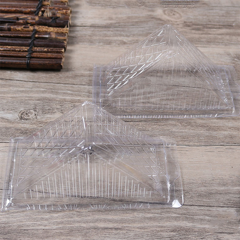 Clear Triangle Box บรรจุภัณฑ์ขายส่งพลาสติกที่กำหนดเองฉลากที่กำหนดเองทิ้งแซนวิชที่สวยงามและลูกค้าเค้กโลโก้สัตว์เลี้ยงของ PLA
