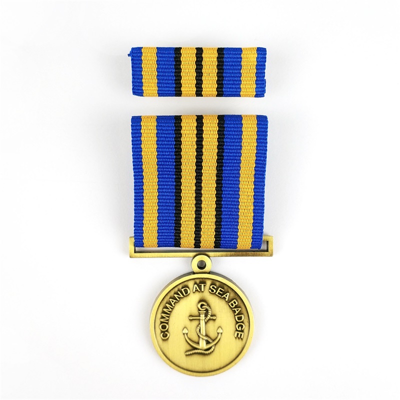 Soft Enamel Custom Pin Badges Award Medal of Honor ด้วย Lanyard สั้น ๆ