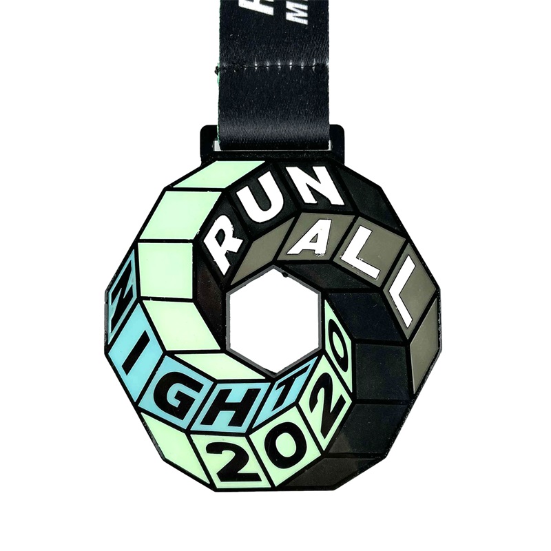 เหรียญโลหะ 3 มิติที่กำหนดเองสำหรับกิจกรรมกีฬาที่มี Ribbon Metal Metal Metal Metal Metals Halloween Shine ใน The Dark Medal