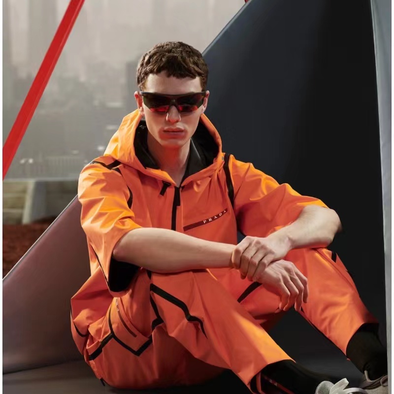 Prada/technology เสื้อผ้าไฟเบอร์/fluorescent คำเตือนสี/readymade เสื้อผ้า