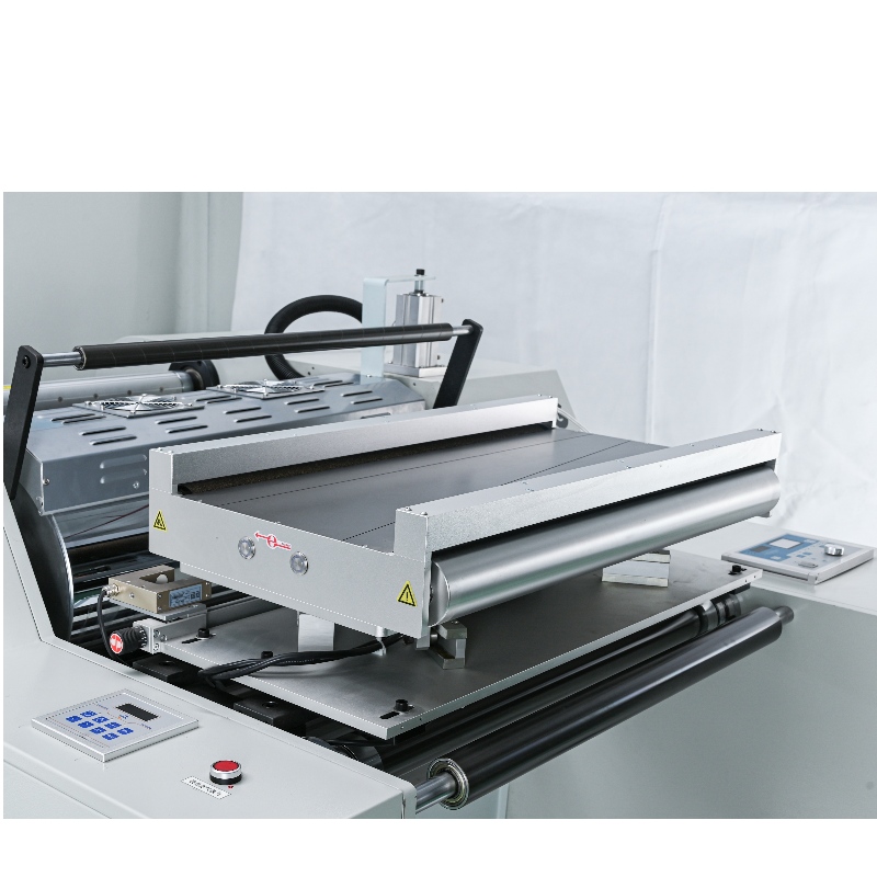 M750C-J Bopp ความร้อนลามิเนตฟิล์มเครื่องลามิเนตความเร็วสูง (ประเภทความร้อนแม่เหล็กไฟฟ้า)