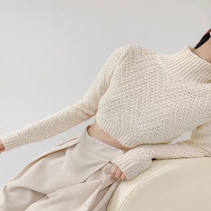 เสื้อสเวตเตอร์กลางคอถักทุบ