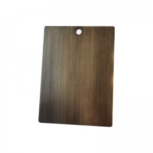 โคมไฟงานที่มีสีขาวและไม้สักเสร็จแล้วและ On/off Rocker Switch @ Work Station ในห้องพัก