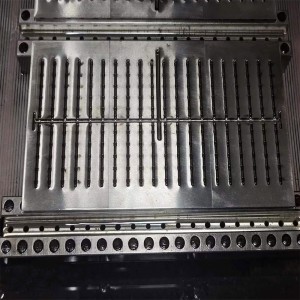 แม่พิมพ์โพรง