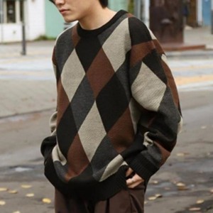 การขายเสื้อสเวตเตอร์ถักนิตติ้งแบบรอบคอสำหรับผู้ชาย