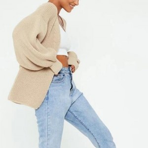 คาร์ดิแกนถักนิตติ้งพร้อมแขนบอลลูนยาวและด้านหน้าเปิด