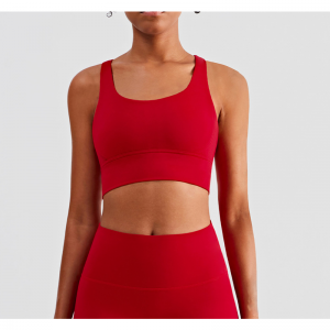 ข้ามชุดชั้นในกีฬาไร้เดียงสา