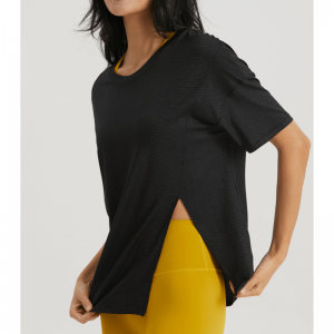 สลับเสื้อยืดโยคะสีทึบคอ