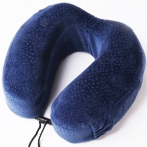 คุณมีรูปร่างหมอนการเดินทางที่เป็นของแข็ง