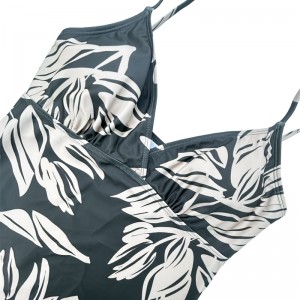 เสื้อคลุมสีเขียวคอวีจีบพิมพ์ชุดว่ายน้ำสองชิ้น