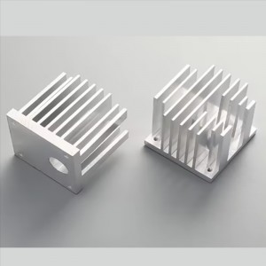 บริการปั๊มชิ้นส่วนเชื่อมตัดด้วยเลเซอร์โลหะแผ่น CNC แบบกำหนดเอง แปรรูปแปรรูปโลหะแผ่นอลูมิเนียมเจาะ