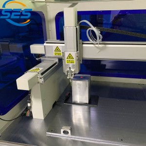 เครื่องจ่ายไฟ LED แนวตั้ง