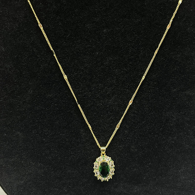 Regal Emerald Elegance Gold-สร้อยคออัญมณีสีเขียวชุบด้วยสำเนียงประกาย