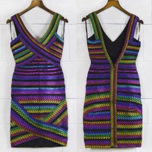 ฤดูร้อน V-คอสีสันสดใสแถบยางแถบเชือกแขวนคอแพ็คเกจแน่นชุดสะโพก