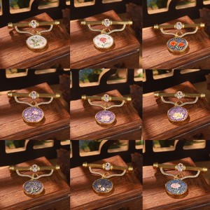 ชุดเครื่องประดับดอกไม้โลหะ